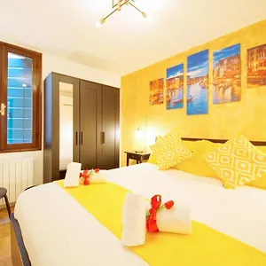 Calle Dei Fabbri Marble Appartement